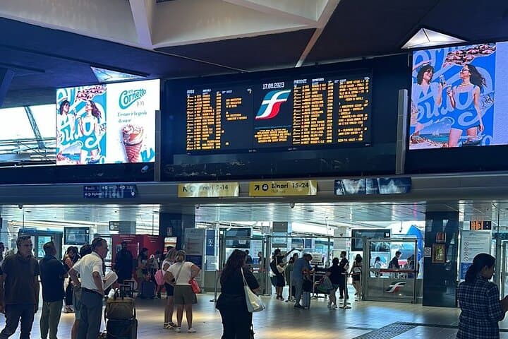 Trasferimenti Aeroporto, porto, treno, hotel a Napoli