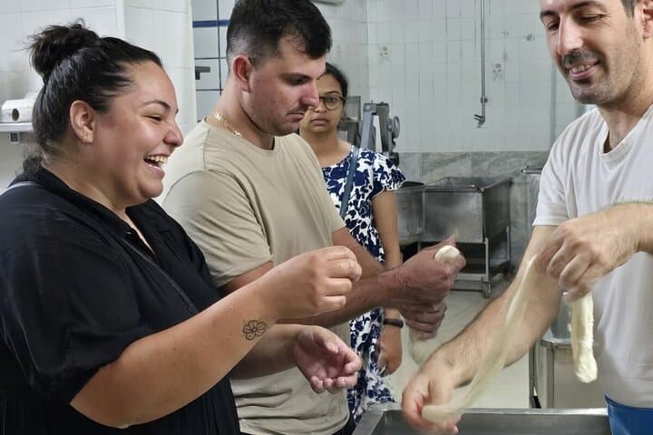Mozzarella Experience e degustazione a Napoli