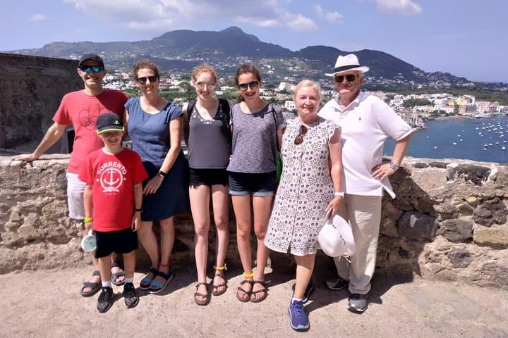 Giornata senza stress da Napoli: tour dell'isola d'Ischia e degustazione di cibo