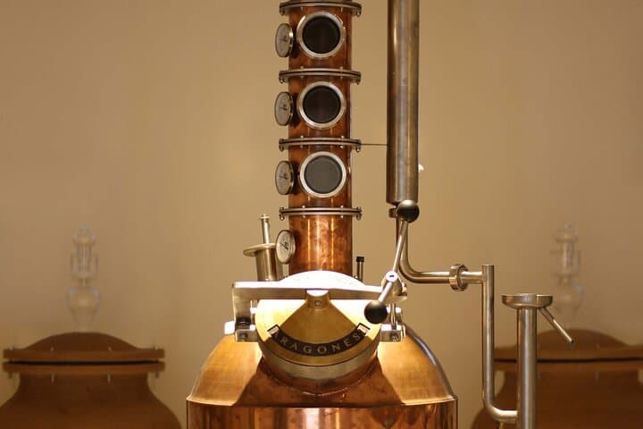 Visita la distilleria dell' Isola d'Ischia