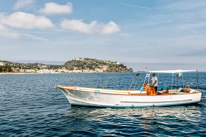 Tour privato dell’isola d’Ischia con Gozzo Aprea 35ft