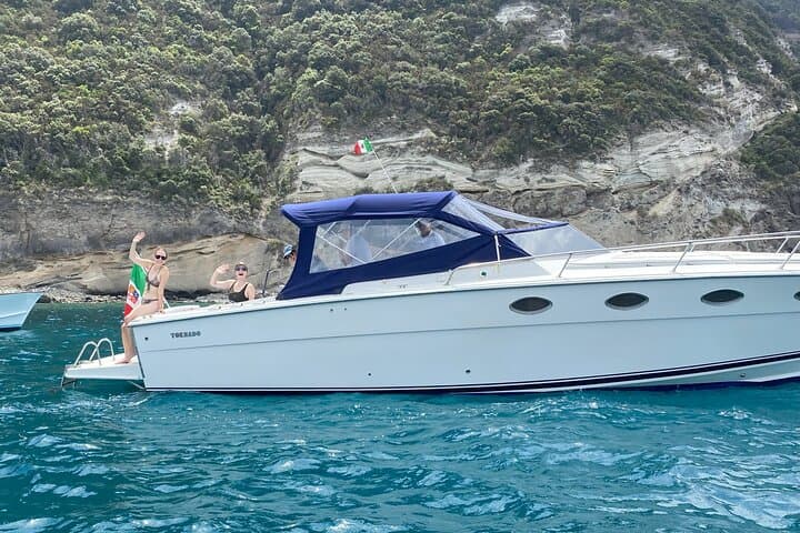 Tour Privato Ischia Procida Capri Positano Amalfi in motoscafo