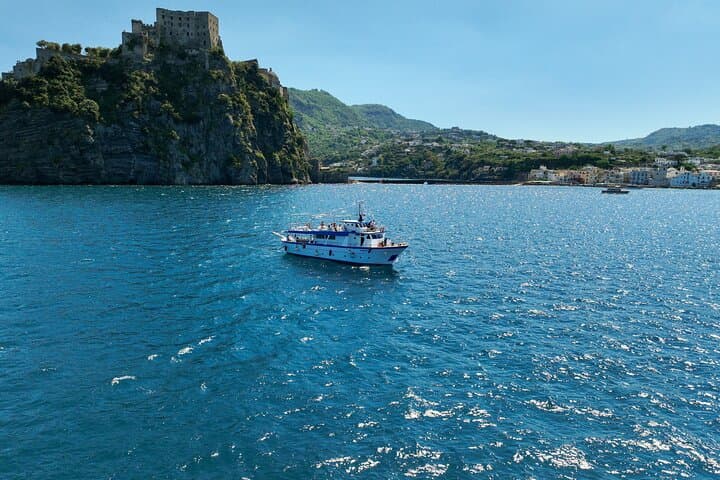 MiniCrociera di Ischia con soste per il bagno e pranzo a bordo