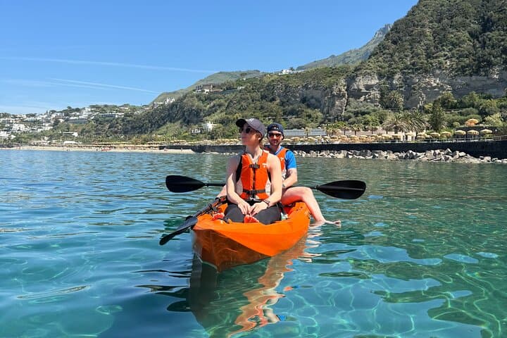Kayak Tour ad Ischia con Guida Locale