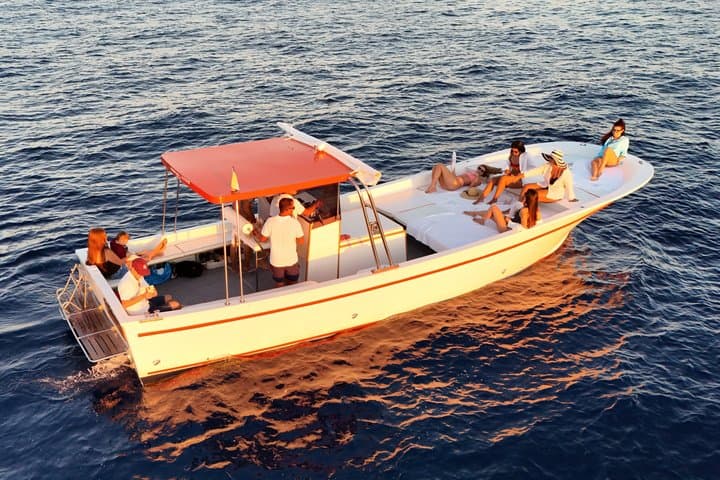 Tour privato in barca Ischia e Procida con comandante e guida
