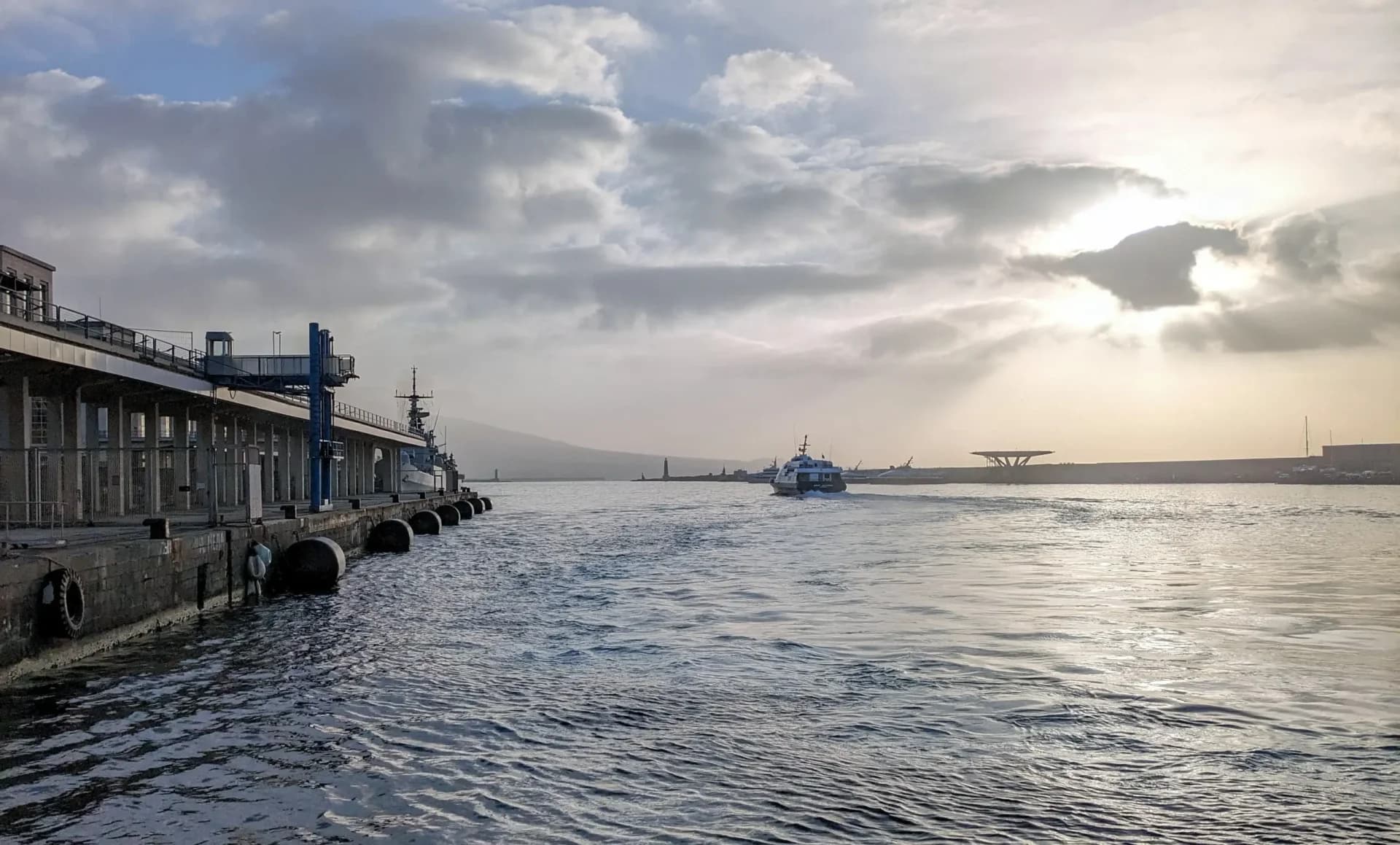 ⛴️ Aliscafi Napoli-Ischia e viceversa (aggiornati 2026)